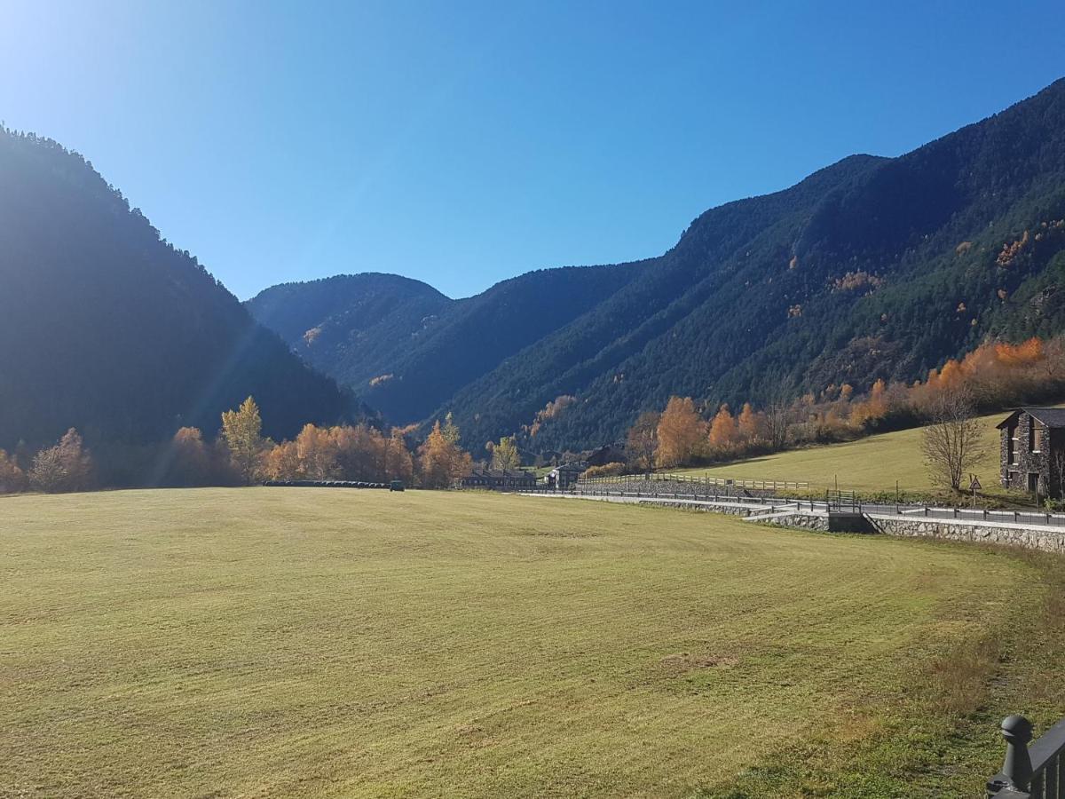 Hotel Santa Barbara De La Vall D'Ордино Екстериор снимка