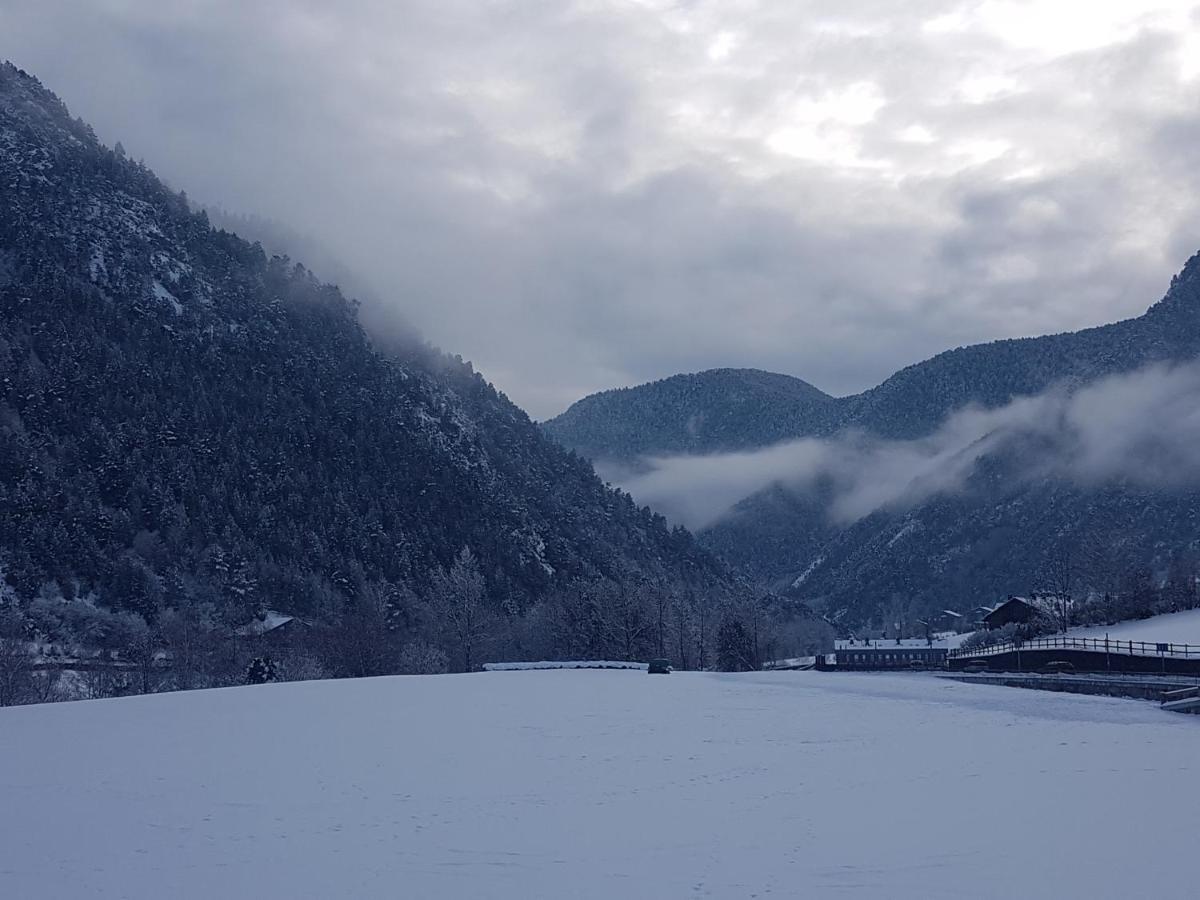 Hotel Santa Barbara De La Vall D'Ордино Екстериор снимка