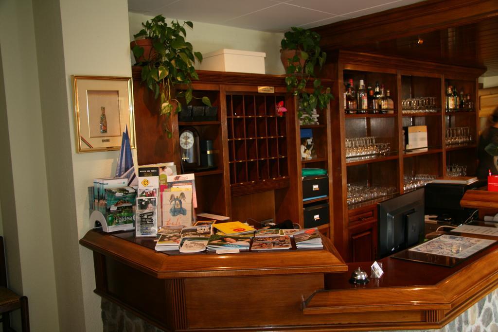Hotel Santa Barbara De La Vall D'Ордино Екстериор снимка