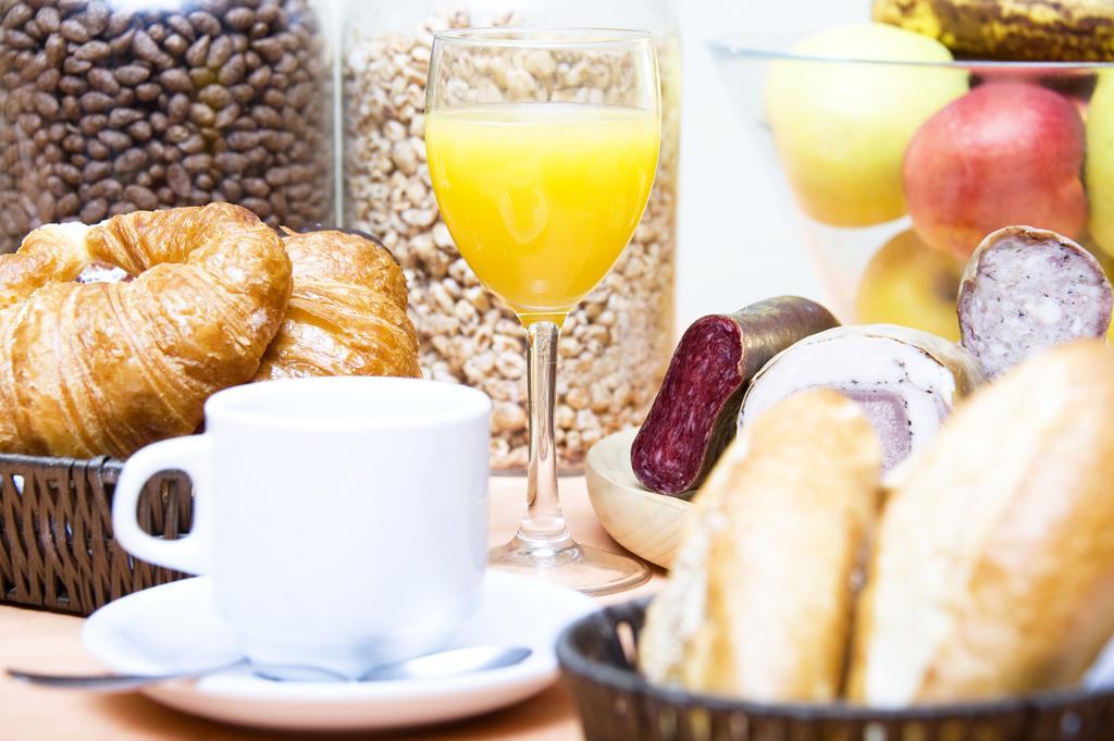 Hotel Santa Barbara De La Vall D'Ордино Стая снимка