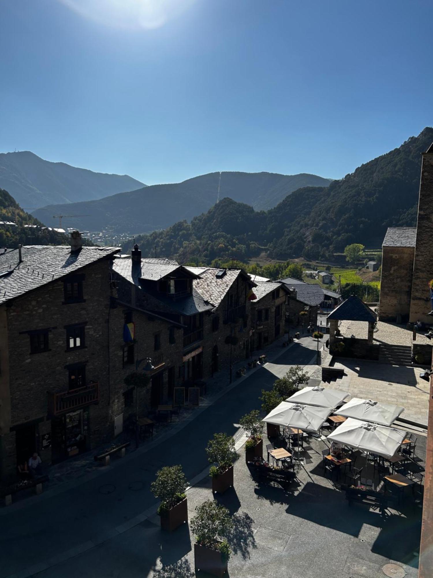 Hotel Santa Barbara De La Vall D'Ордино Екстериор снимка