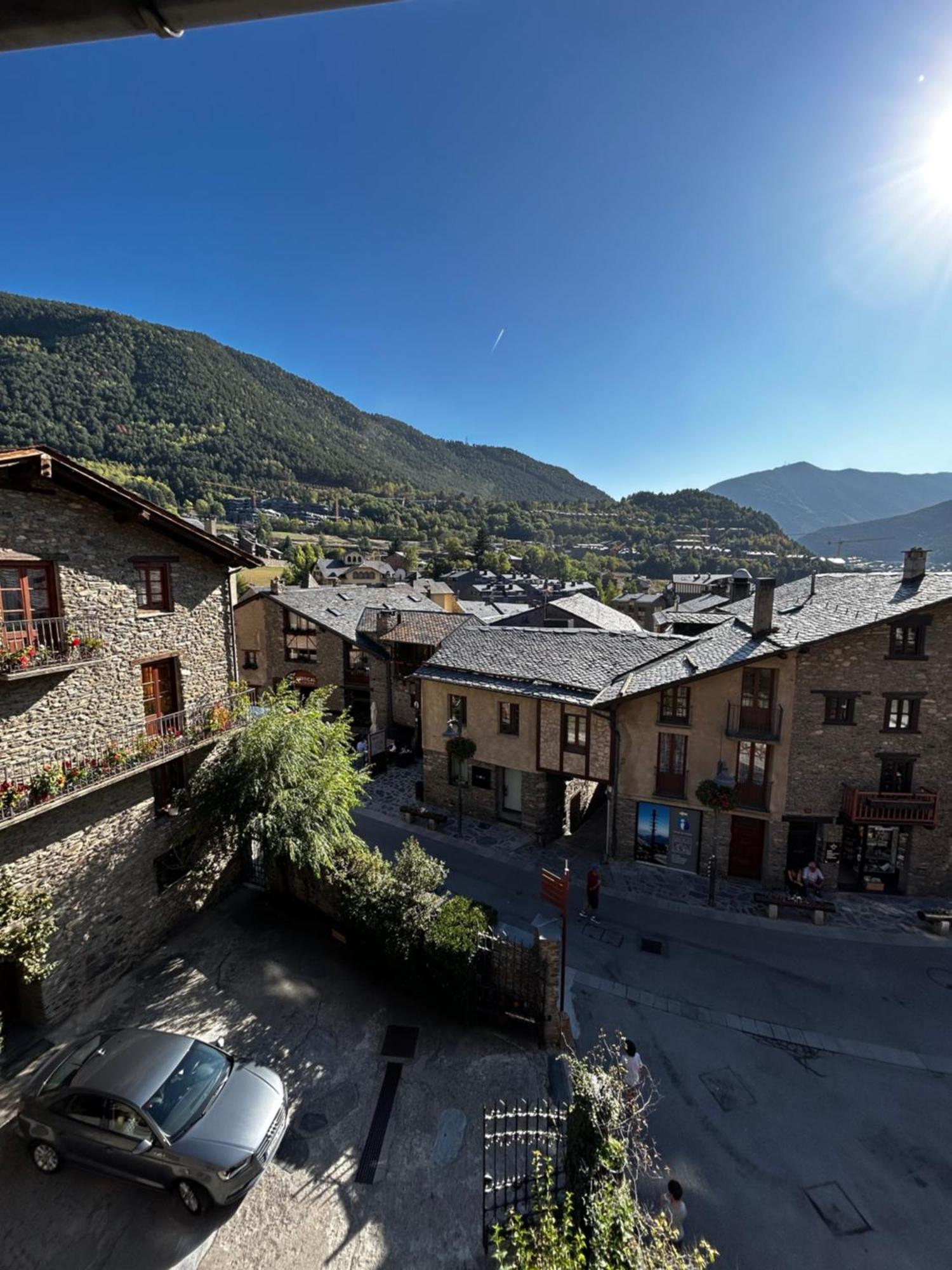 Hotel Santa Barbara De La Vall D'Ордино Екстериор снимка